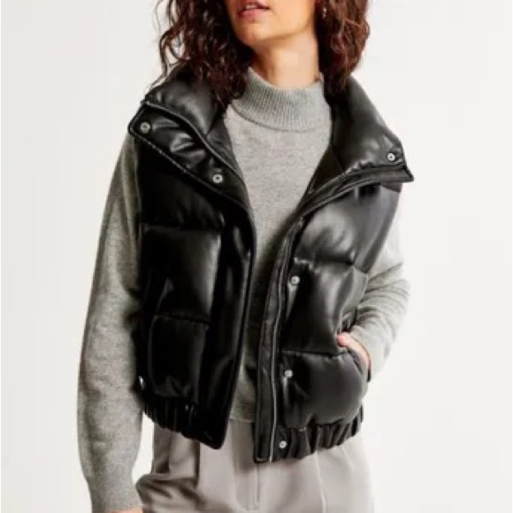 Abercrombie and Fitch Vegan Leather Ultra Puffer vest black small oversized fit